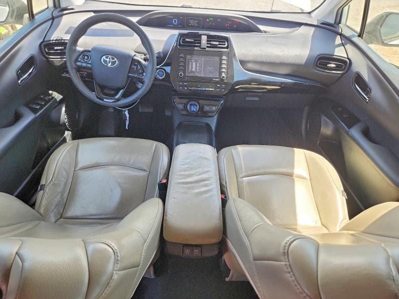 2021 TOYOTA PRIUS LE 8