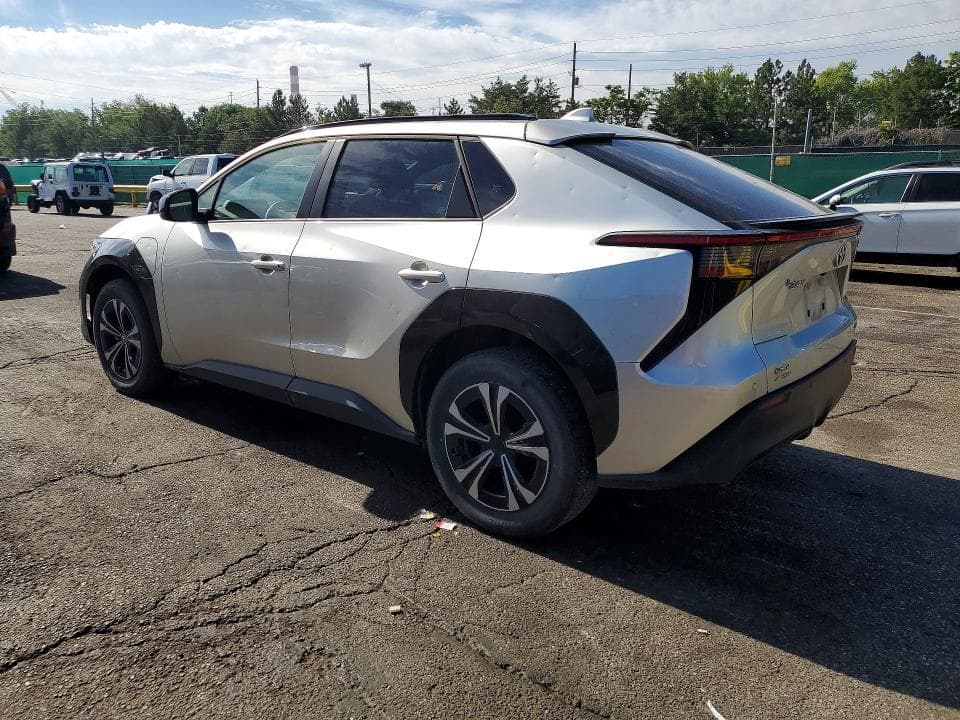 2024 TOYOTA BZ4X XLE 2