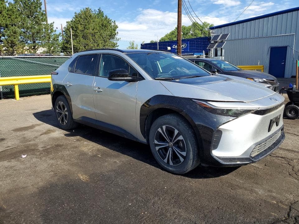 2024 TOYOTA BZ4X XLE 4
