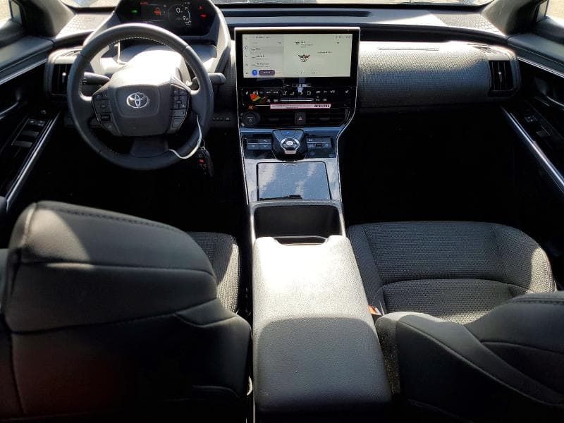2024 TOYOTA BZ4X XLE 8