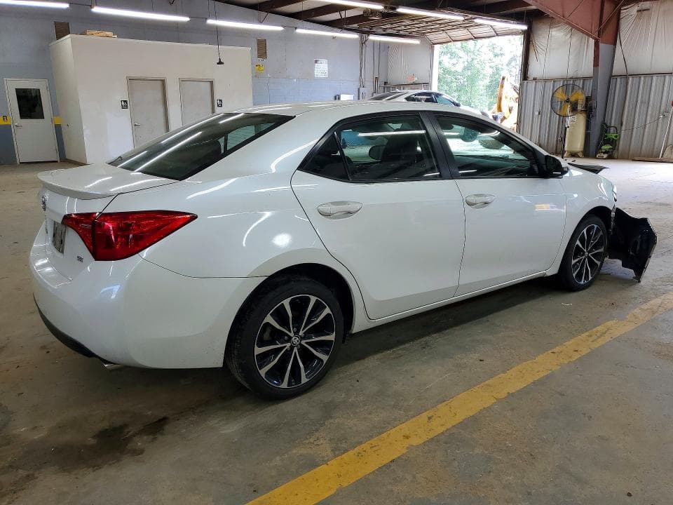 2017 TOYOTA COROLLA SE 3