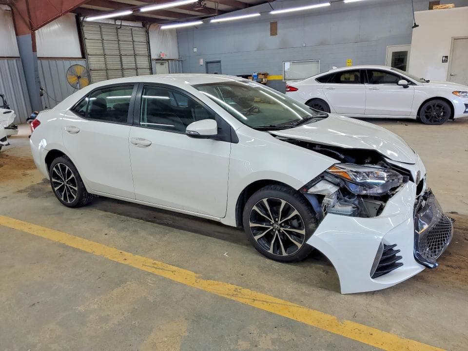 2017 TOYOTA COROLLA SE 4