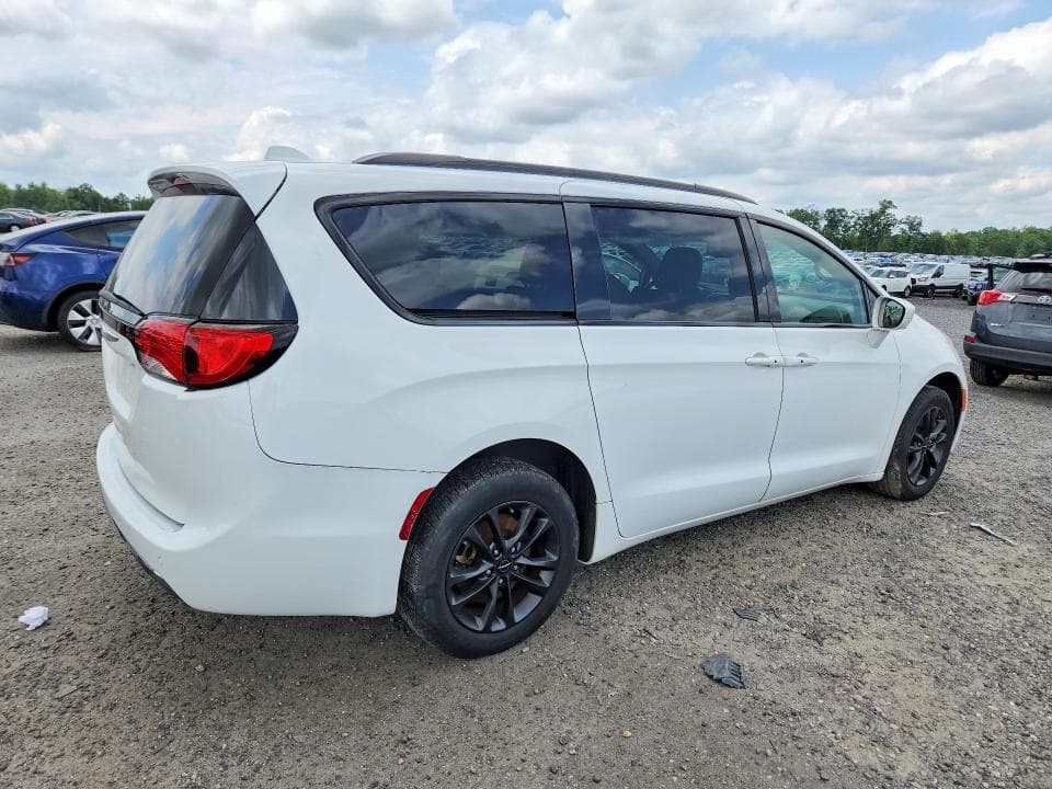 2020 CHRYSLER PACIFICA TOURING L 3