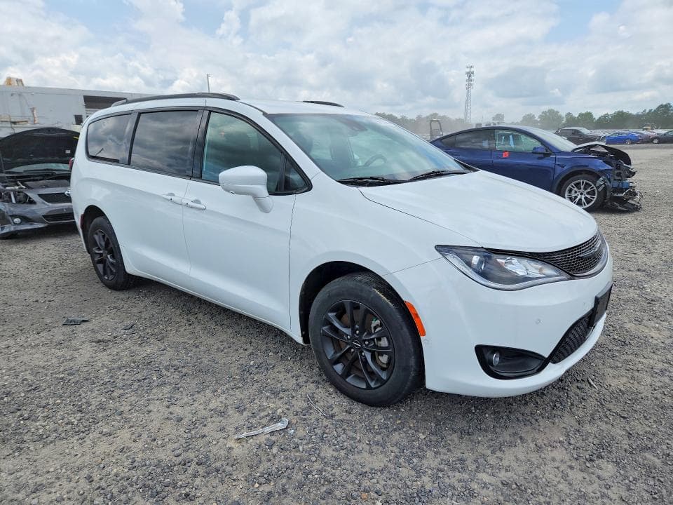 2020 CHRYSLER PACIFICA TOURING L 4