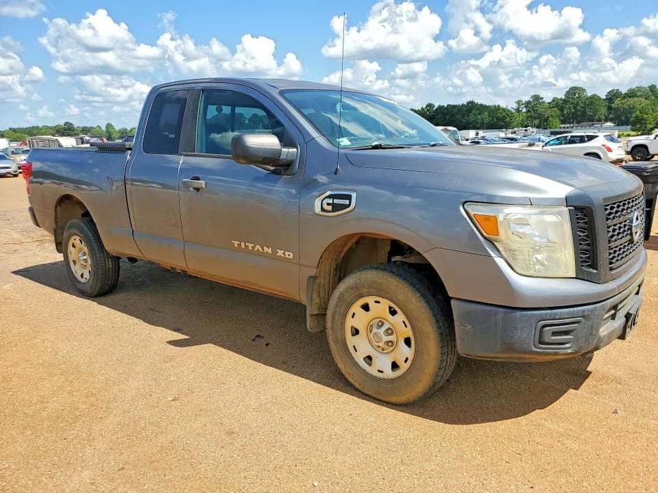2017 NISSAN TITAN XD S S 4