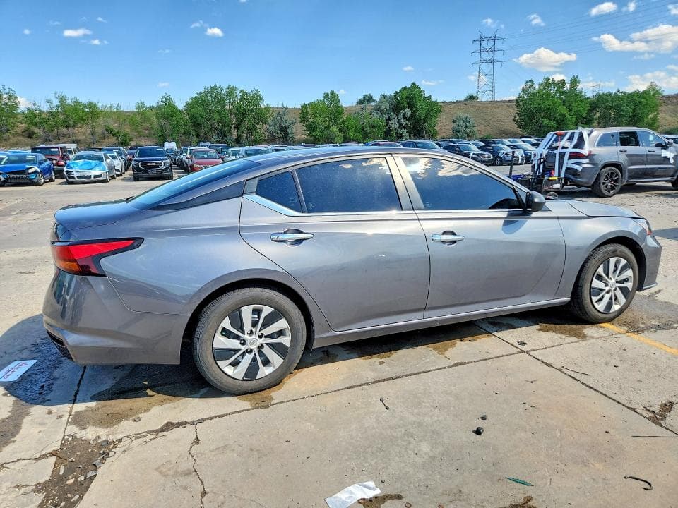 2024 NISSAN ALTIMA S 3