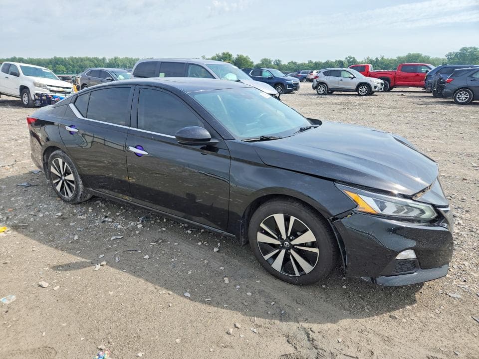 2022 NISSAN ALTIMA SV 4