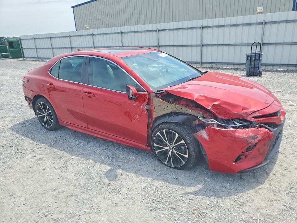 2019 TOYOTA CAMRY SE 4