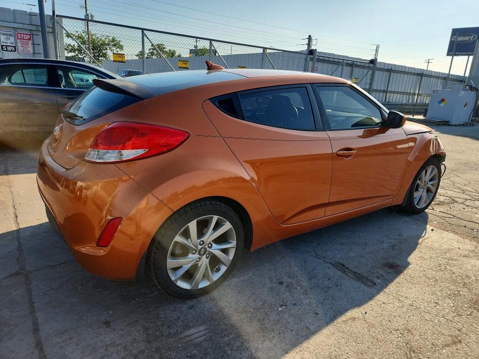 2016 HYUNDAI VELOSTER BASE BASE 3