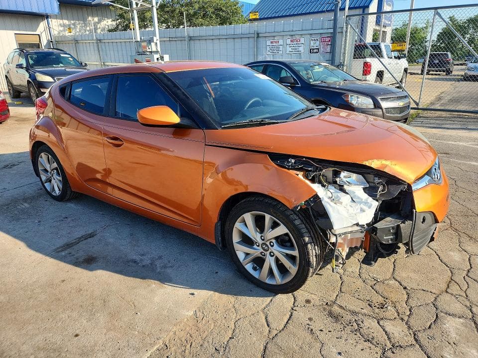 2016 HYUNDAI VELOSTER BASE BASE 4