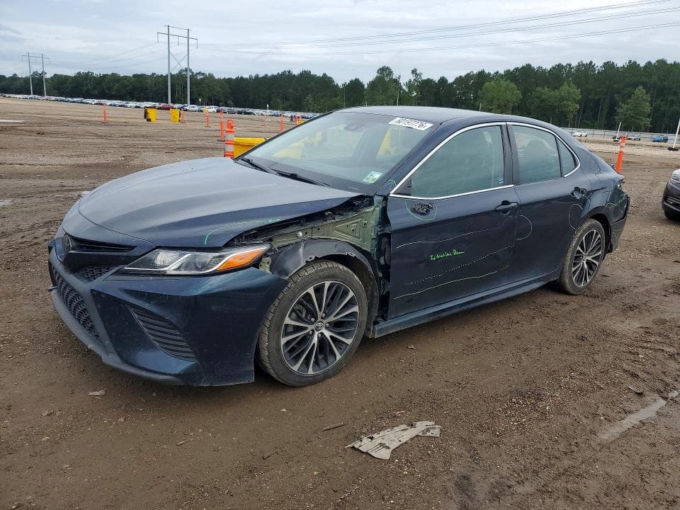 2018 TOYOTA CAMRY SE - 1