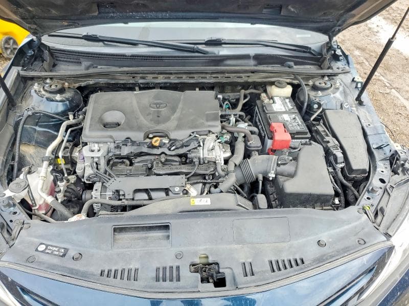 2018 TOYOTA CAMRY SE 11