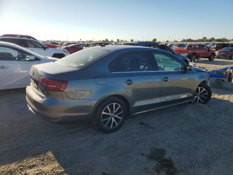 2017 VOLKSWAGEN JETTA SE 3