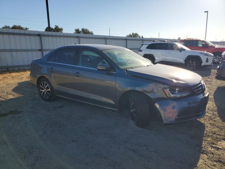2017 VOLKSWAGEN JETTA SE 4