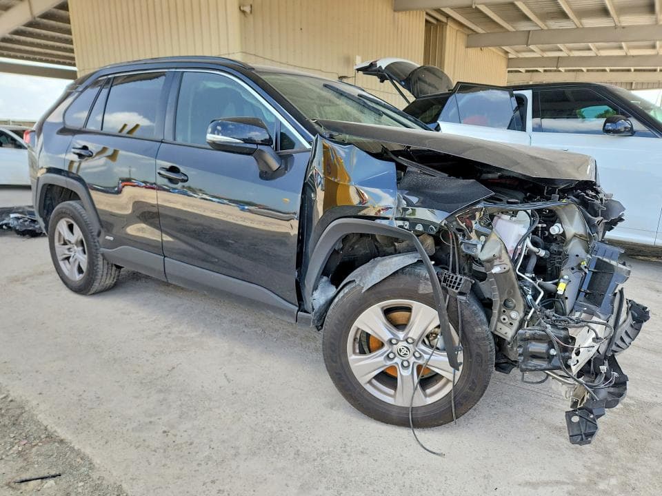 2024 TOYOTA RAV4 HYBRID XLE 4