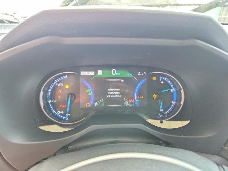 2024 TOYOTA RAV4 HYBRID XLE 9