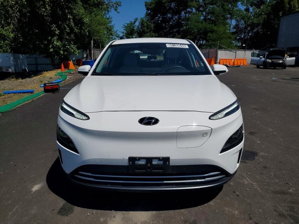 2023 HYUNDAI KONA SE 5