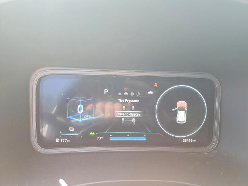 2023 HYUNDAI KONA SE 9