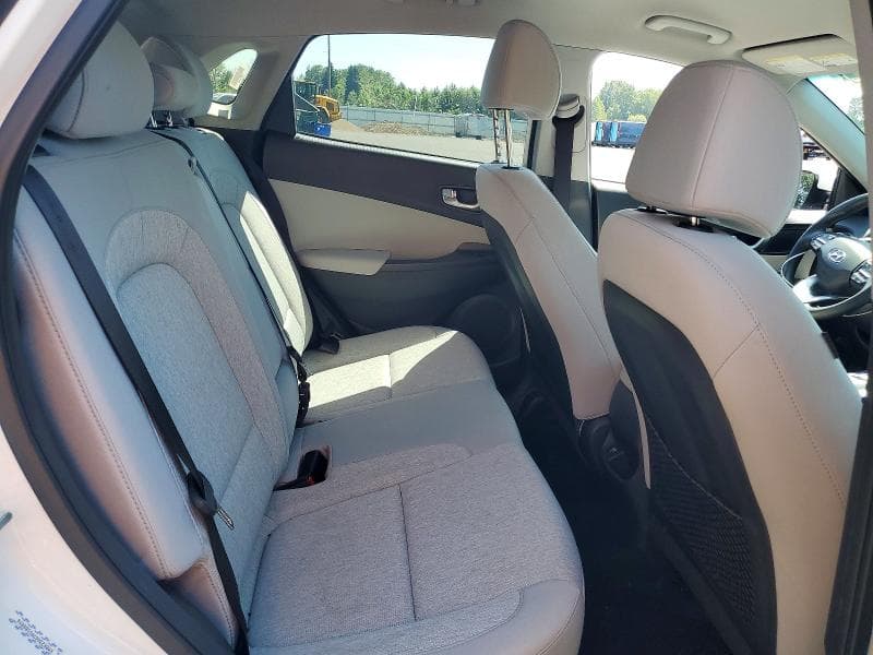 2023 HYUNDAI KONA SE 10
