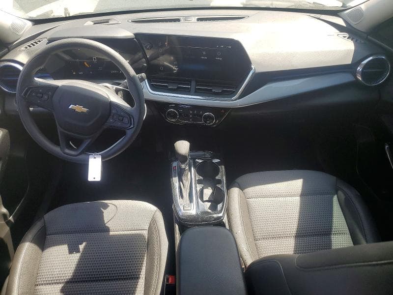 2025 CHEVROLET TRAX 1LT 8