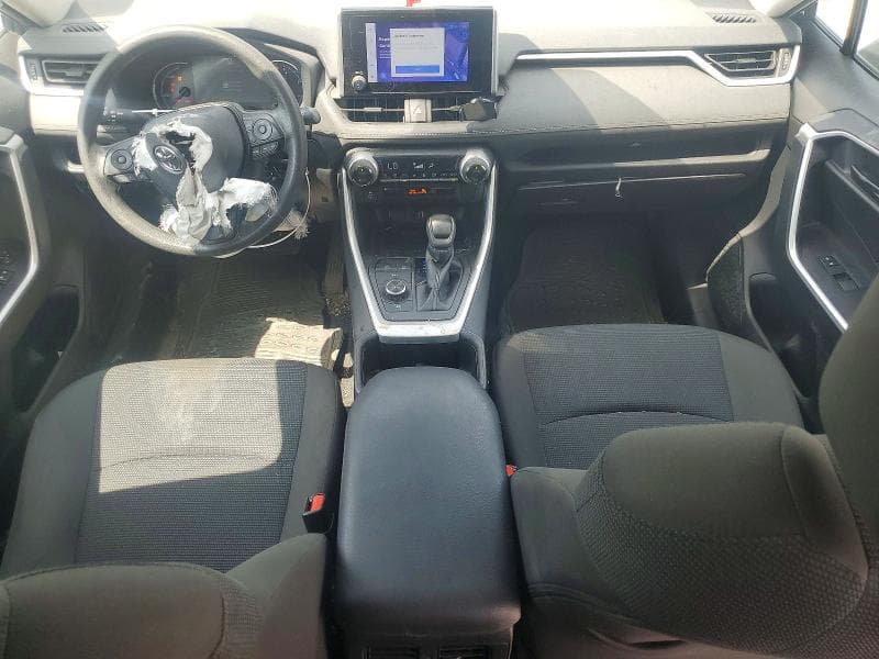 2024 TOYOTA RAV4 LE LE 8