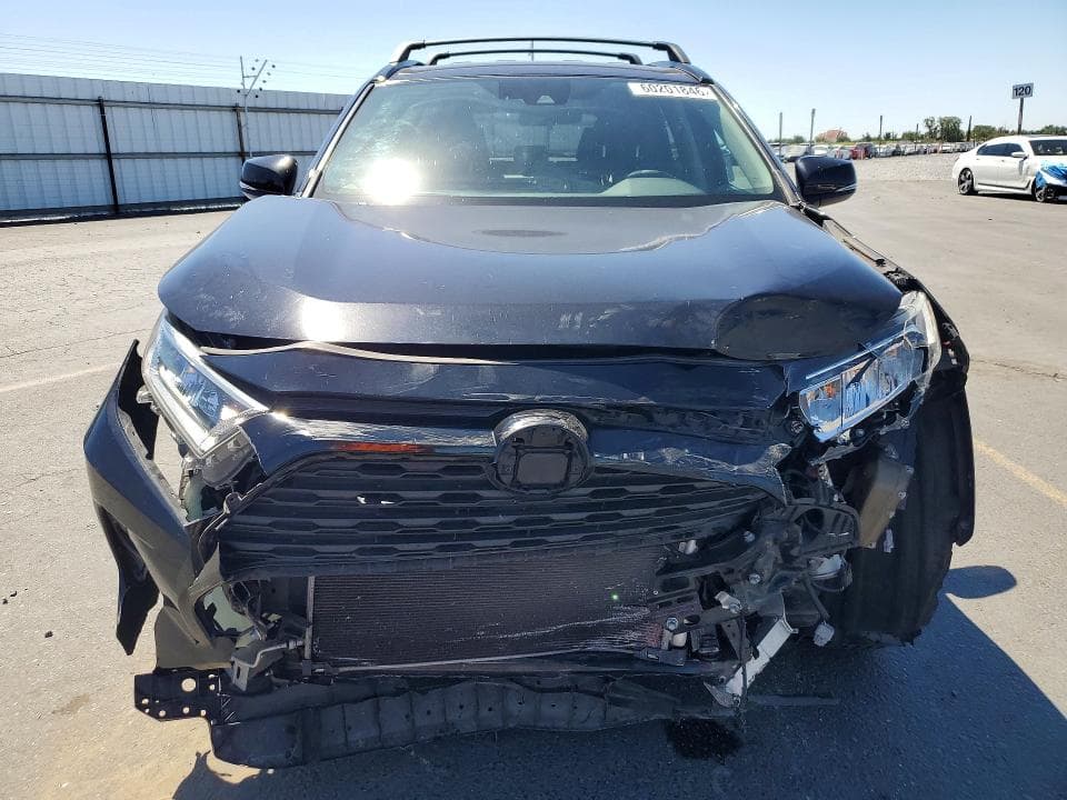 2020 TOYOTA RAV4 XLE XLE 5