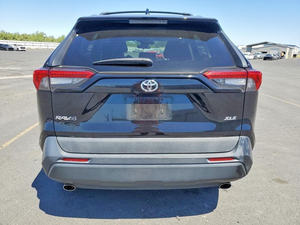 2020 TOYOTA RAV4 XLE XLE 6