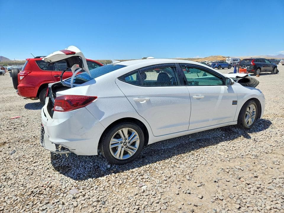 2020 HYUNDAI ELANTRA SEL 3