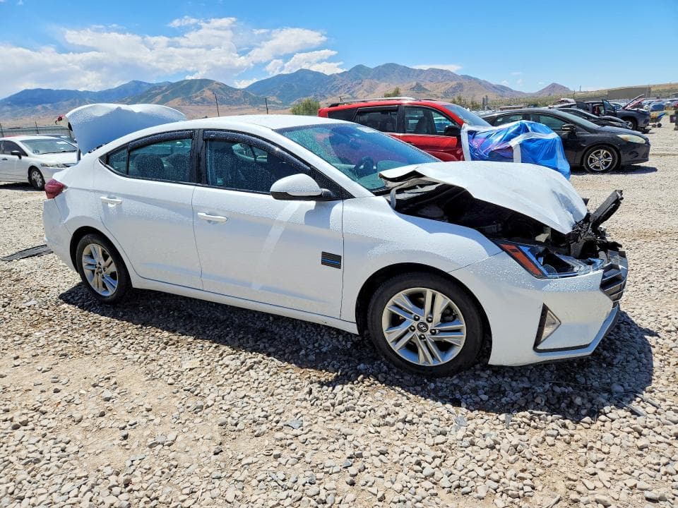 2020 HYUNDAI ELANTRA SEL 4
