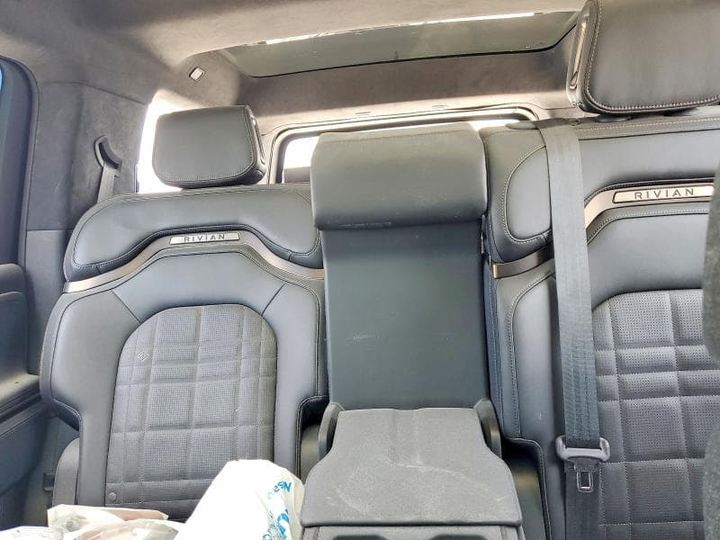 2025 RIVIAN R1S PREMIUM 11