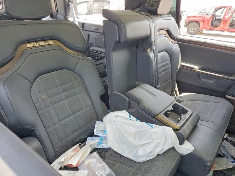 2025 RIVIAN R1S PREMIUM 12