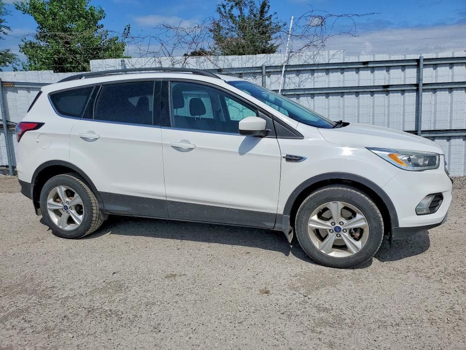 2017 FORD ESCAPE SE SE 4