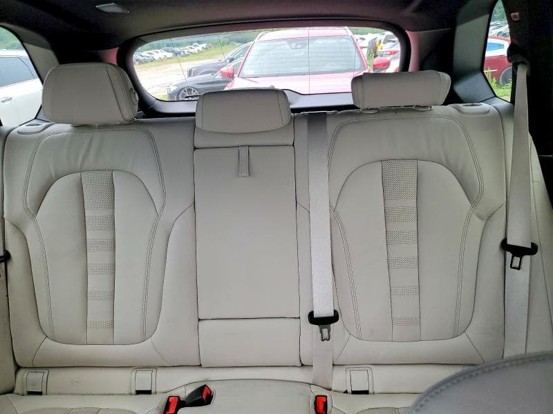 2021 BMW X5 M50I 10
