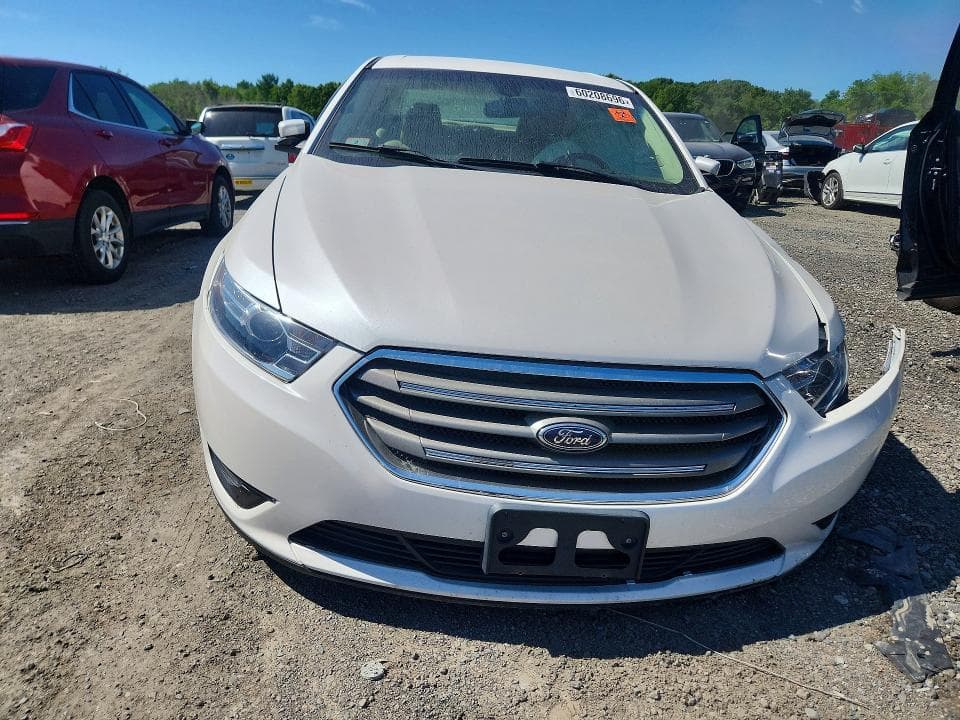 2018 FORD TAURUS SEL 5