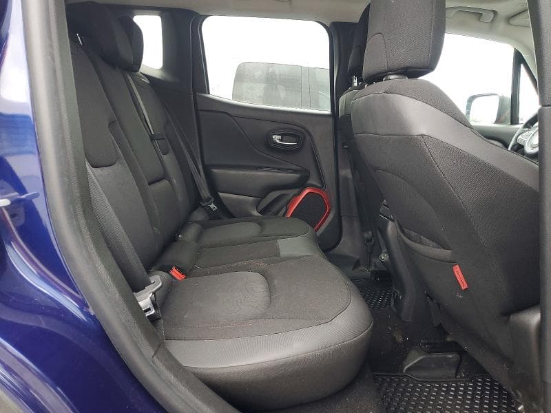 2018 JEEP RENEGADE TRAILHAWK 11