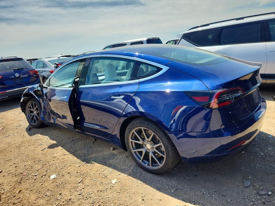 2018 TESLA MODEL 3 2