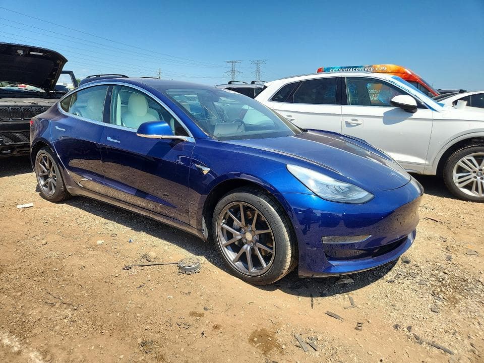 2018 TESLA MODEL 3 4