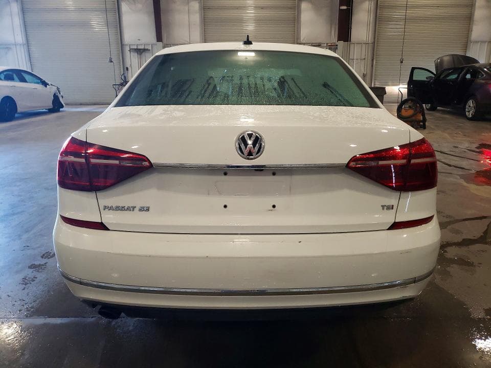 2017 VOLKSWAGEN PASSAT SE 6