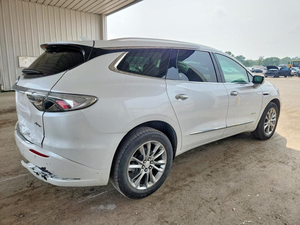 2022 BUICK ENCLAVE AVENIR 3