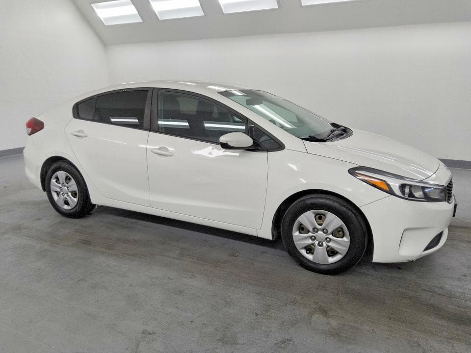 2017 KIA FORTE LX 4
