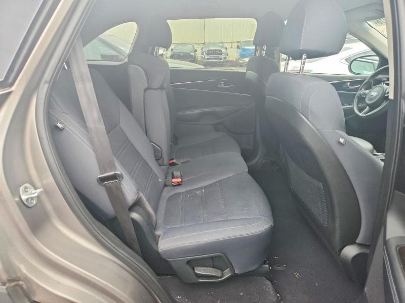 2018 KIA SORENTO LX V6 11