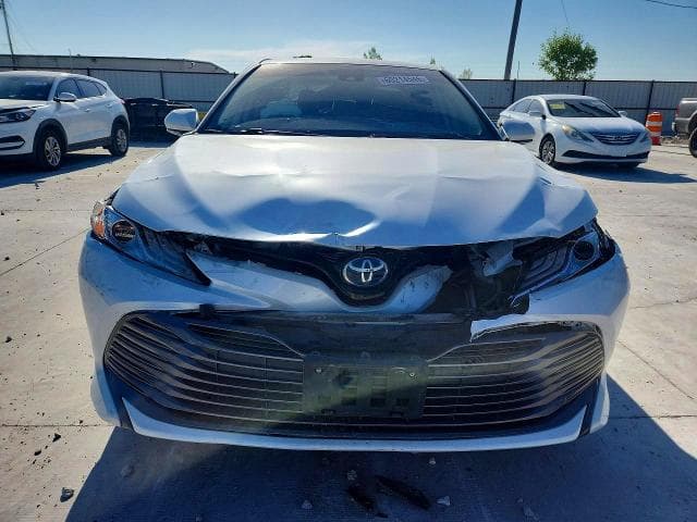 2020 TOYOTA CAMRY XLE 5