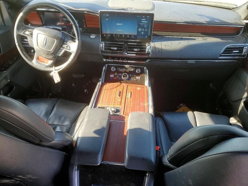 2024 LINCOLN NAVIGATOR L L 8