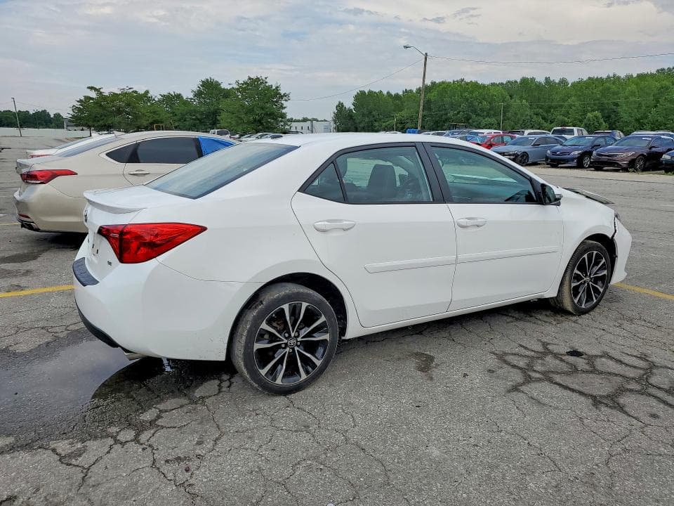 2019 TOYOTA COROLLA SE 3