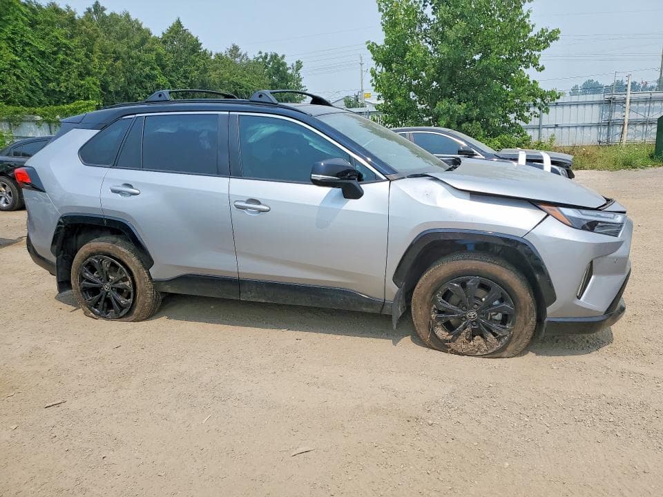 2025 TOYOTA RAV4 XSE 4