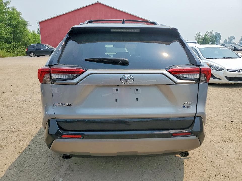 2025 TOYOTA RAV4 XSE 6