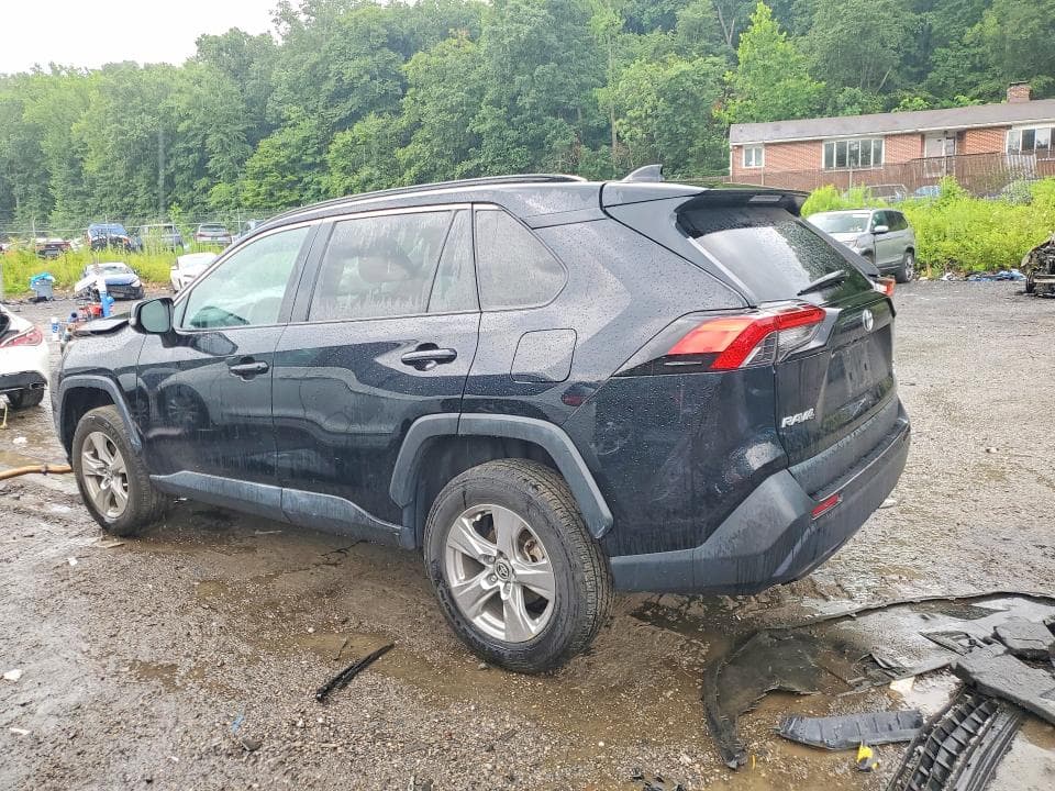 2023 TOYOTA RAV4 XLE 2