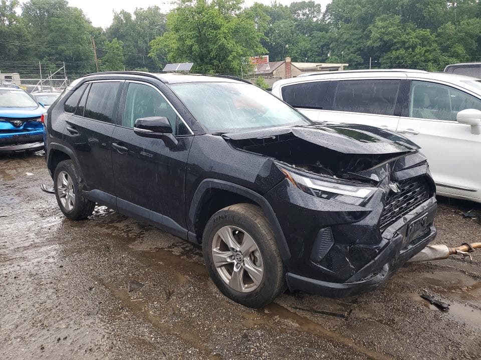 2023 TOYOTA RAV4 XLE 4