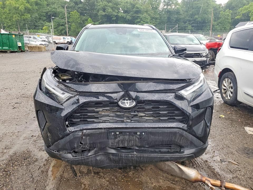 2023 TOYOTA RAV4 XLE 5