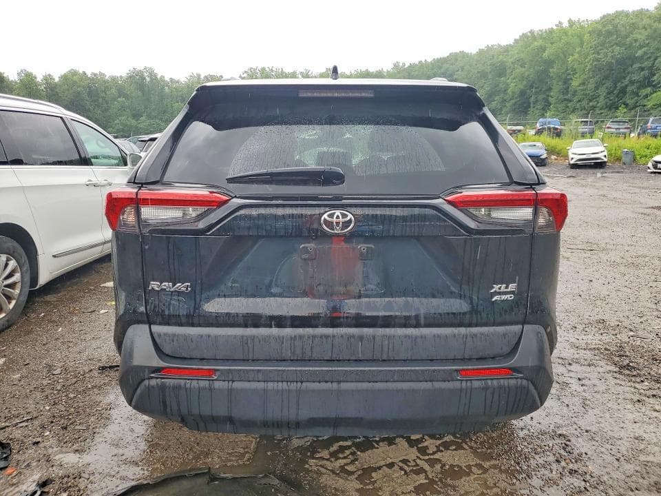 2023 TOYOTA RAV4 XLE 6
